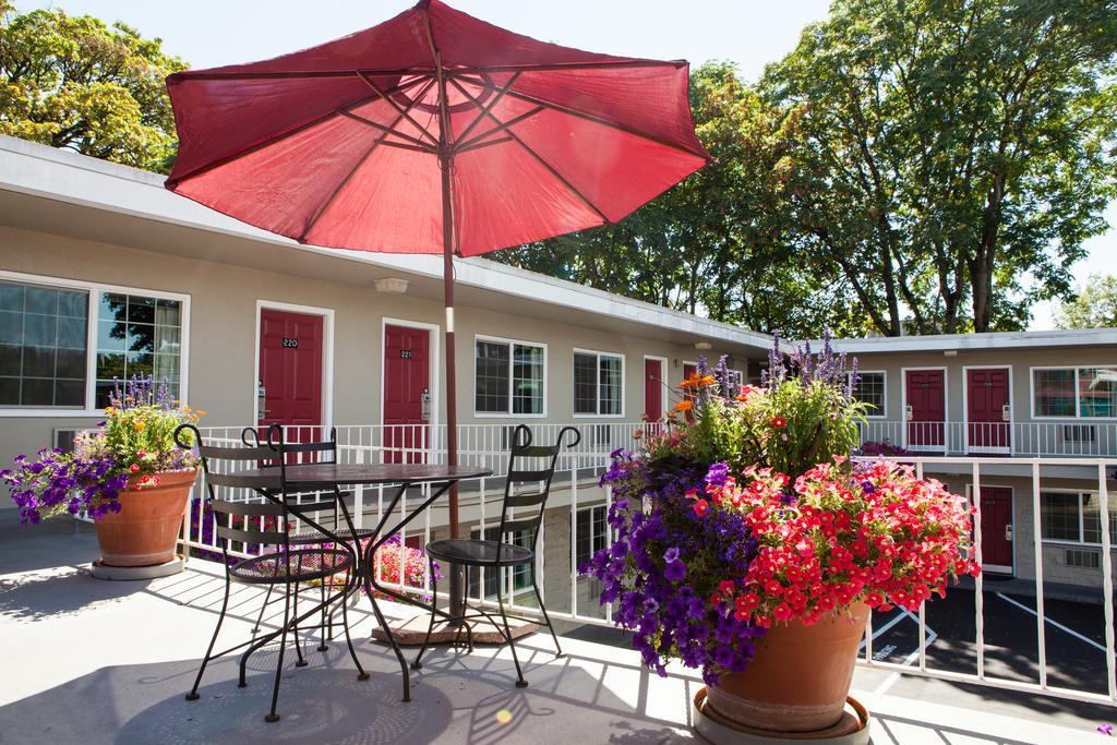 Campus Inn & Suites Eugene Downtown Exteriér fotografie